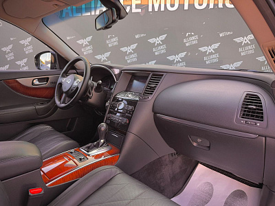Infiniti QX70 2013