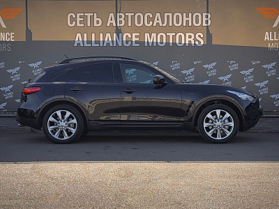 Infiniti QX70 2013