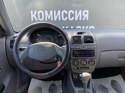 Hyundai Accent, II 2010
