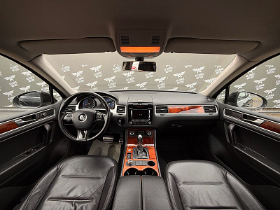 Volkswagen Touareg, II 2011
