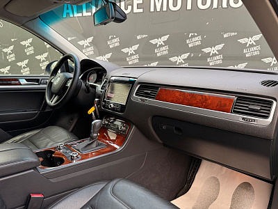 Volkswagen Touareg, II 2013