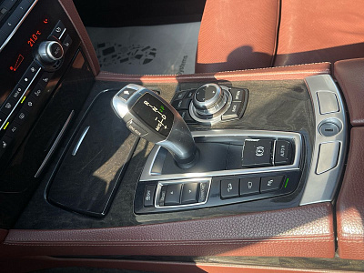 BMW 7 серии, V (F01/F02/F04) 2011