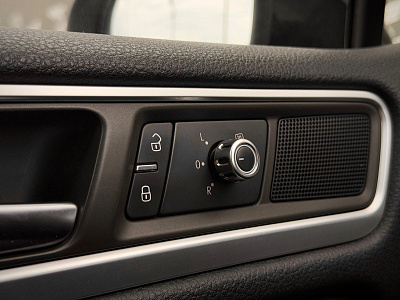 Volkswagen Touareg, II 2011