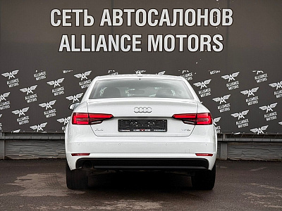 Audi A4, V (B9) 2017