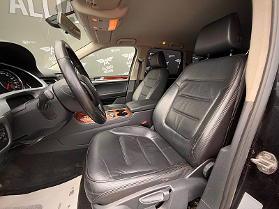 Volkswagen Touareg, II 2011