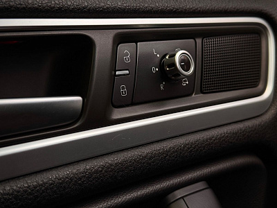 Volkswagen Touareg, II 2013