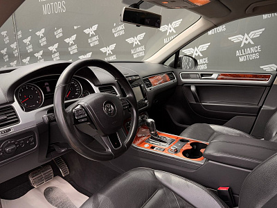 Volkswagen Touareg, II 2011