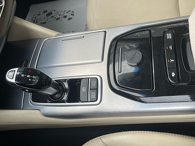 Kia Quoris, I 2013