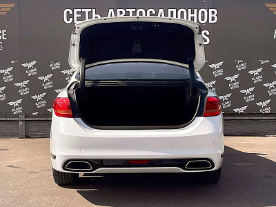 Kia Quoris, I 2013