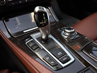 BMW 5 серии, VI (F10/F11/F07) 2011