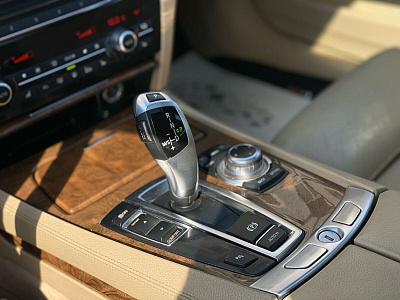 BMW 7 серии, V (F01/F02/F04) 2012