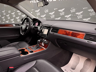 Volkswagen Touareg, II 2011